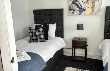 Brighton Bungalow Spacious 3BR, contractor friendly, close to University & near AMEX Stadium, parking,free WIFI,Garden & BBQ, Mobility challenged friendly - Foto 10