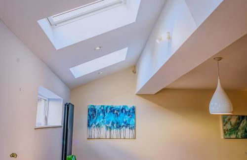 Deja Blue Luxury 3BR Home By AltoLuxoExperience Short Lets & Serviced Accommodation With Free Wifi & Parking - Foto 7