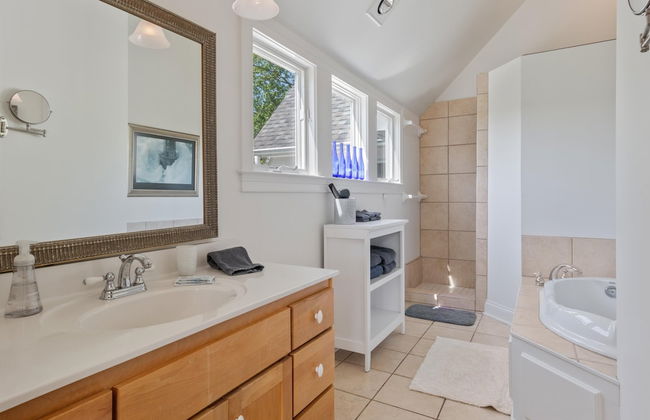 Beautiful Home on a Quiet Lot, Sleeps 14, Treehouse & Game Room! - Foto 23