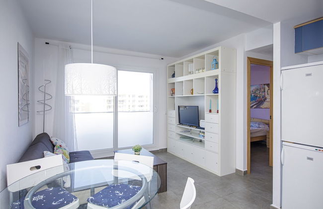 Beautiful Apartment With View - Photo 13