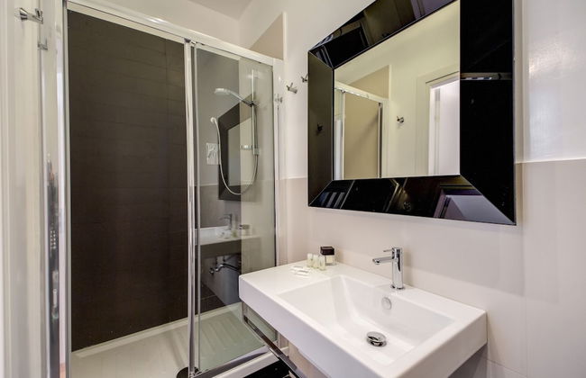 Imperia Suite - Photo 38