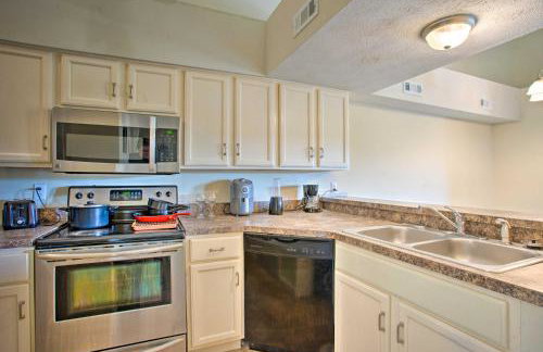 Newport News Condo with Balcony Less Than 2 Mi to Lake! - Foto 6