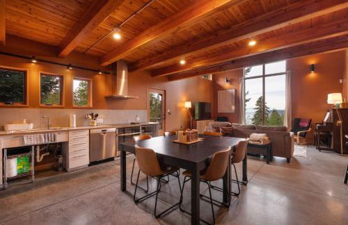 Water Views, Walk to Beach! New Hot Tub! - Foto 14