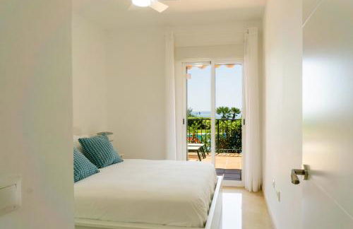 Encinas Garden Stay - Photo 3