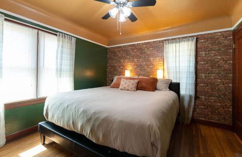 Charming Historic 4 bed -Nearby Eats, Brewery, Shops, Park - Foto 14