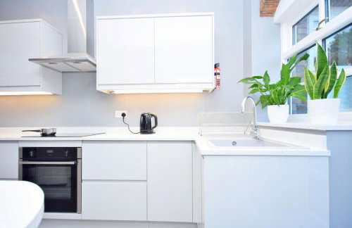 Seagull Cottage, Aldwick - Photo 9