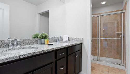 Bright Resort 7BR Home Pool Near Disney - Foto 5