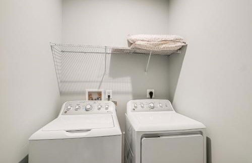 30 Mi to Downtown DC Charming Dale City Townhome! - Foto 21