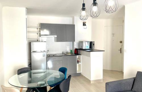 T2 Bleu Mer - Centre ville , Climatisé , 5 min de la plage et à 250m de la gare - Foto 6