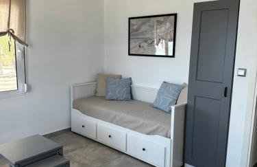 Seafront Apartment Nea Peramos - Photo 7