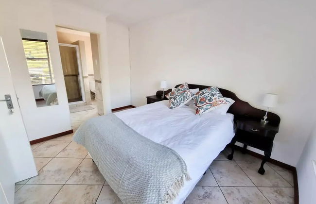 Stylish one bed Apartment in Strydom Park - 2168 - Foto 9