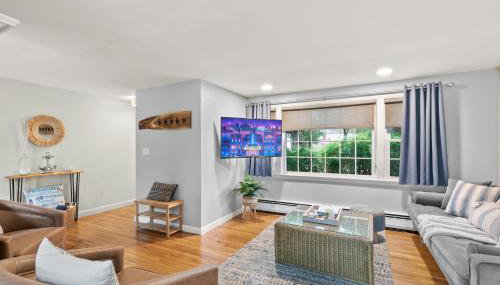 Modern Beach & Pond Getaway in Heart of Cape Cod - Foto 5