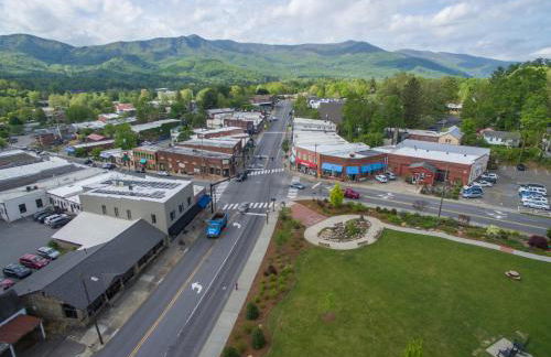 Cherry Street Loft (A) Pet-Friendly & In the Heart of Downtown Black Mtn! - Foto 25