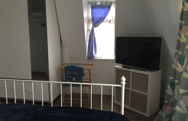 Beautiful 2-bed Apartment in Dagenham - Photo 13