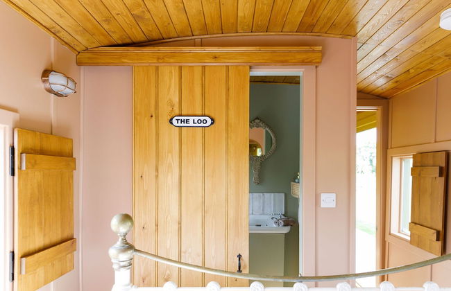 Beautifully Restored WW2 Carriage - Sleeps 6 - Foto 17