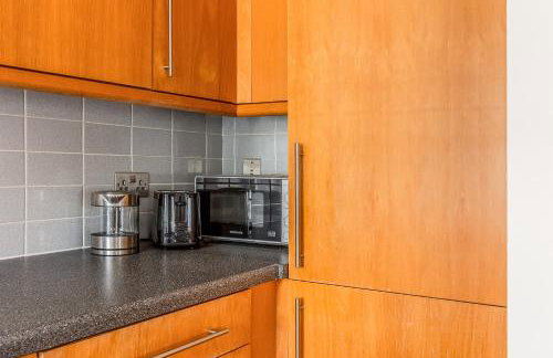 Comfortable modern 1 bedroom Apartment - Photo 19