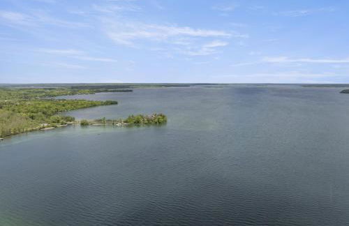 Quaint Lakeview Getaway Trails & Town at Your Doorstep - Foto 5