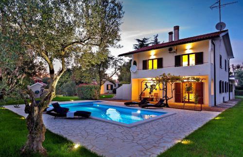 Apartment Doris with Private Pool and large Garden - Photo 11