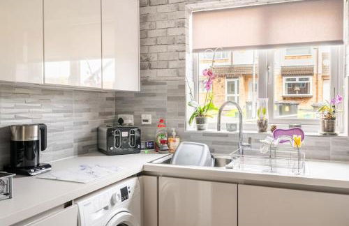 Spacious 3bed semi/Gamesroom/Drive/10mins to City - Foto 12