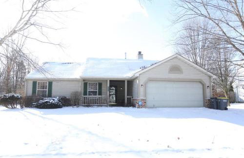 Neighborhood ranch with parks, 3 miles to Purdue - Foto 1