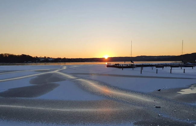 Tranquil Lakeside Retreat in Ry-by Traum - Foto 5