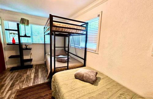 Midtown Gem Walk to Attractions - Foto 8