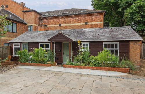 Wokingham - 1 Bedroom Cottage - Parking - Foto 10