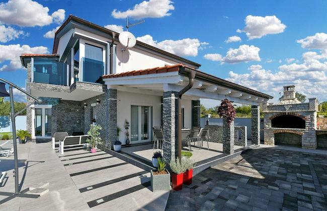 House 1971 - Photo 1