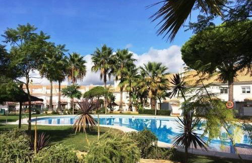 Casa en El Portil - 3-Bedroom Holiday Home including Paddle Tennis and Pool Near Golf Course - Foto 1