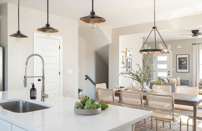 Cherokee by AvantStay – Contemporary Design in a Prime Location - Photo 26