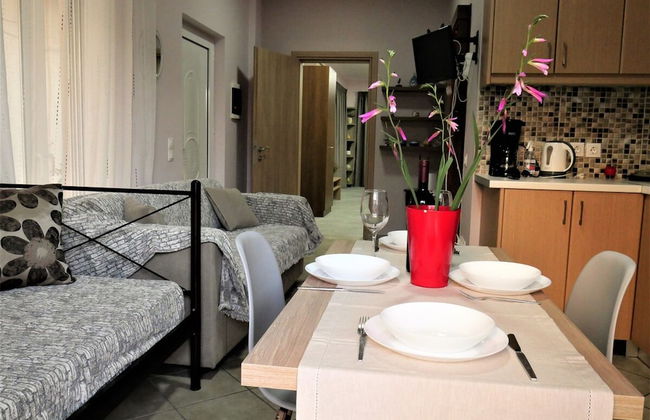 Litinas Beachfront Apartment - Photo 6