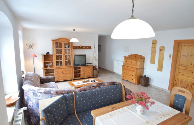 Holiday Home in Morscheid-riedenburg With Balcony - Photo 1