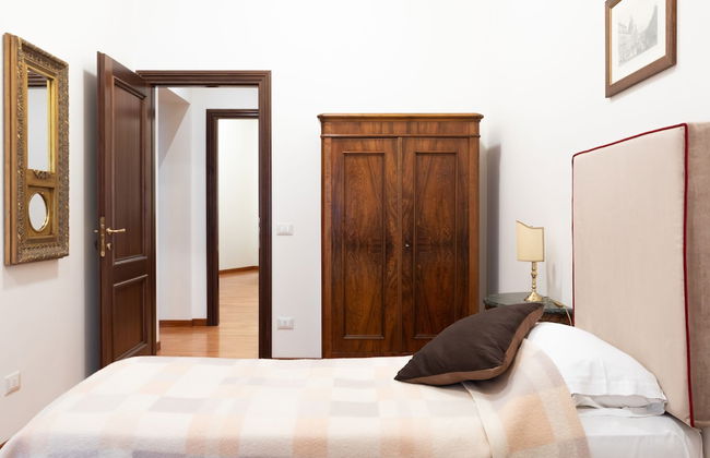 Elegant Salandra Suite - Photo 3