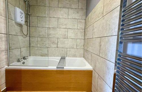 Pool Table 1-Bedroom House, near City Centre and Public Transport, Dog Friendly, Sleeps 5, Free Parking - Foto 46