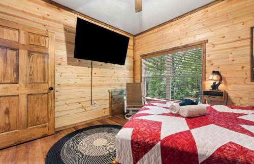 Riverside Oasis with Stunning Views, Cozy Firepit! - Photo 37