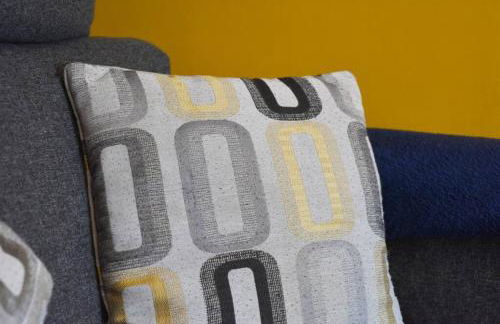 Air Maison - Family Home with Off-Road Parking - Photo 24