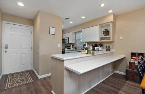 Retreat @ the Hills w/ Pets and Game Room - Foto 38