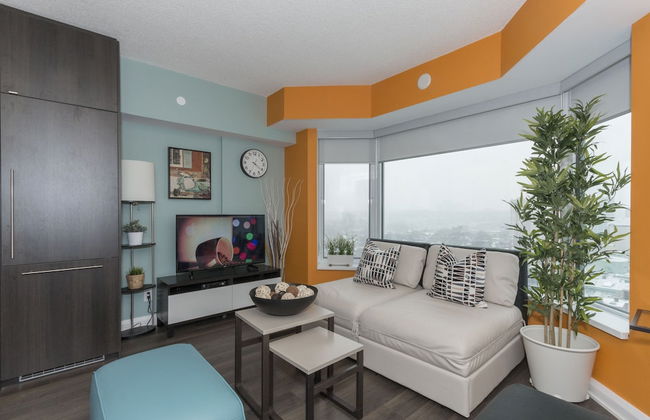 QuickStay - Yorkville's Finest (Yonge & Bloor) - Photo 9