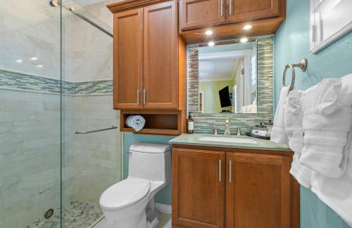 Walk to The Ave- Heated Pool, Spa, Golden Tee and Putting Green - mins to Beach- by Maven Vacation Rentals - Foto 27