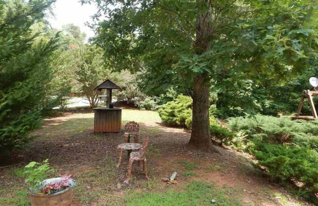 Horseshow Hideaway – Pet Friendly Cabin, 7 Minutes to TIEC - Foto 19