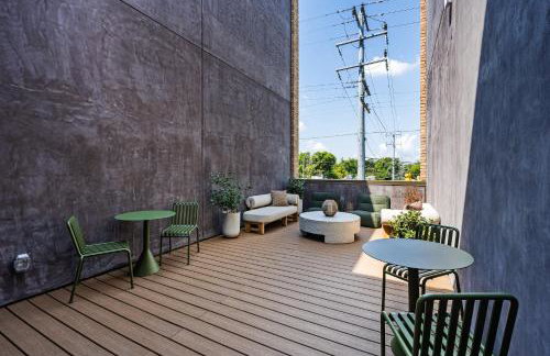 East Nash Condo for 4 with Public Rooftop Near DT - Foto 1