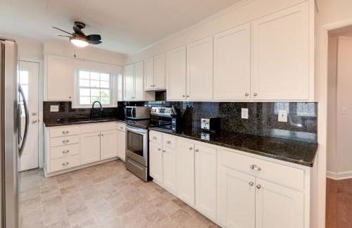 North Carolina Retreat - Deck, Grill and Creek Views - Foto 6