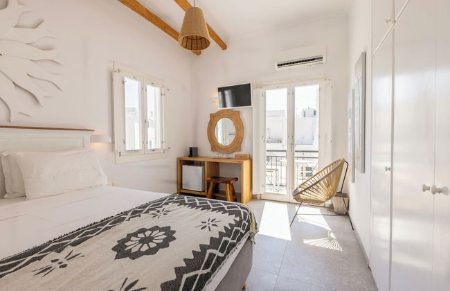 Parosquare Central Suites - Photo 43