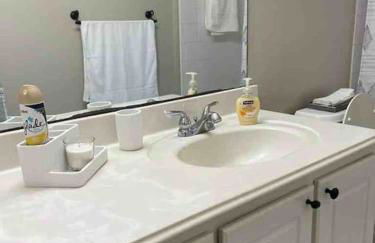 Lovely Woodlands home w/heated pool and spa! - Foto 53