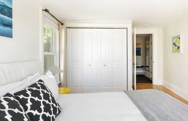 Downton Annie Apartment Four 2 BD 1BA Parking - Foto 10