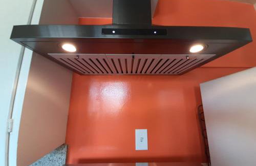 HARRY'S MAN CAVE - A Vintage Motel on the Historic 395 route - The New Star Motel Experience - Photo 26