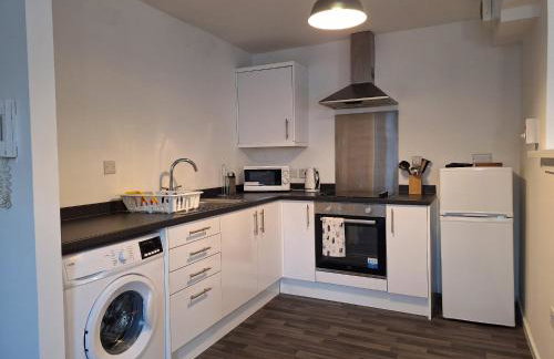 Central 3 bedroom Apartment & Free Parking- Ideal 4 long stays - Foto 6