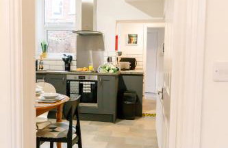 Bright and Well-Kept 3-Bed Property! Free Parking - Foto 22