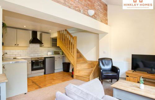 Cosy Contained Riverside 1bed - 2 Floors - Parking - Photo 18