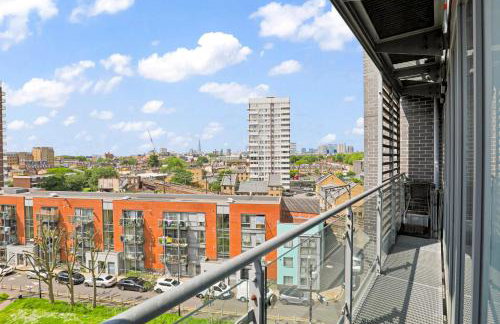 Canary Wharf Escape - Stylish 2BR - Canal Views & City Lights - Foto 24